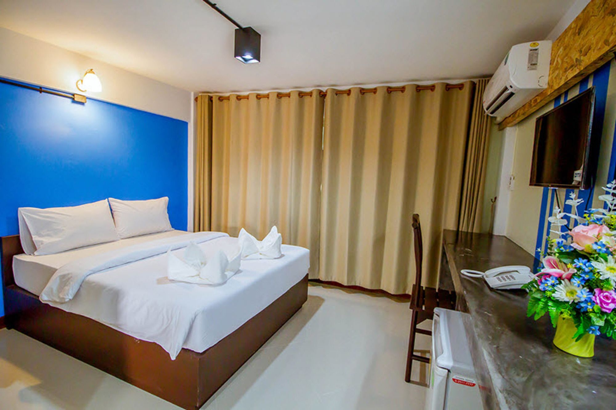 Vatchara Northgate Hotel Nakhon Sawan Exterior photo